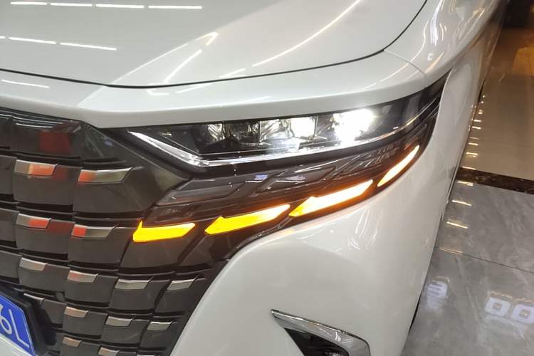 Used Toyota Alphard 2024 Dual-Engine 2.5L Deluxe Edition Left Front Headlight