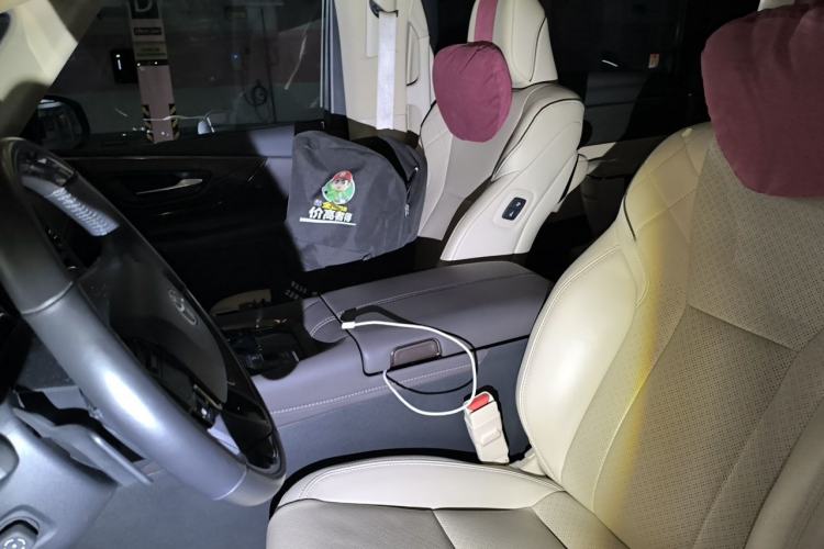 Used Toyota Alphard 2024 Dual-Engine 2.5L Deluxe Edition Left Front Seat