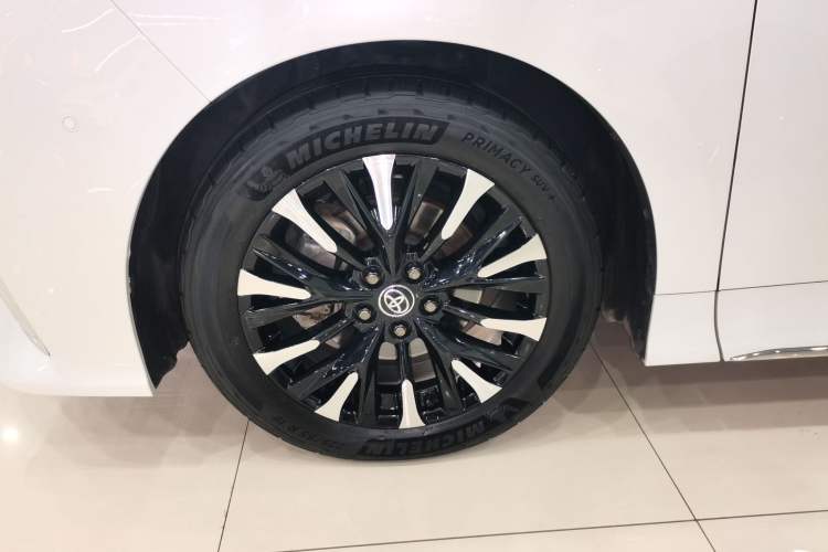 Used Toyota Alphard 2024 Dual-Engine 2.5L Deluxe Edition Left Front Wheel Hub