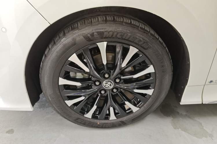 Used Toyota Alphard 2024 Dual-Engine 2.5L Prestige Edition Left Front Wheel Hub