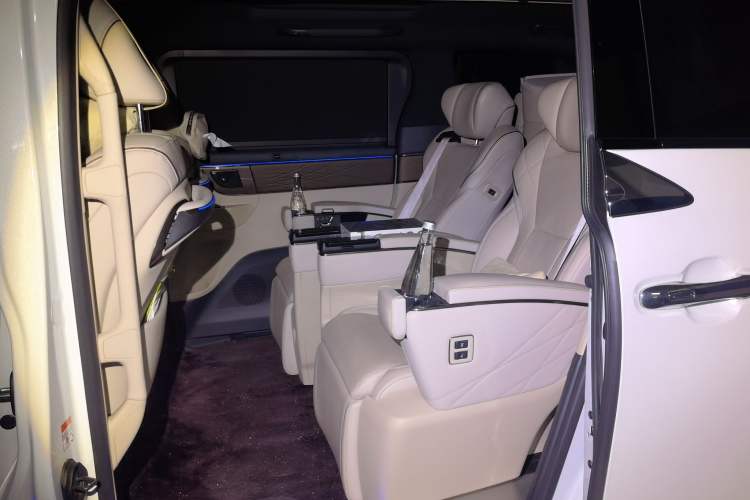 Used Toyota Alphard 2024 Dual-Engine 2.5L Prestige Edition Left Rear Seat