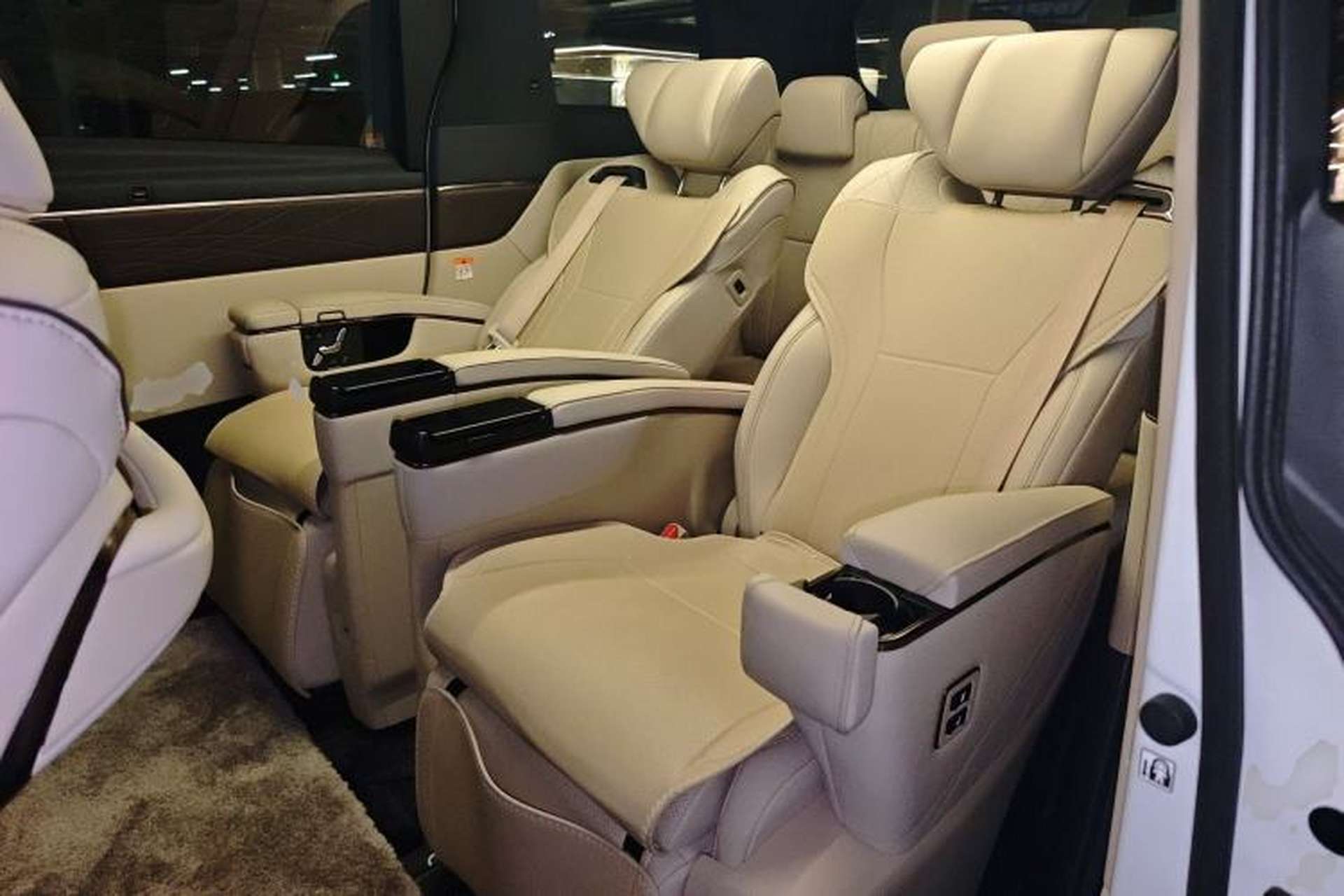 Used Toyota Alphard 2024 Dual-Engine 2.5L Prestige Edition Left Rear Seat