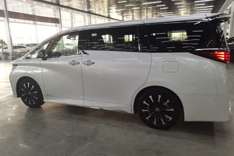 Used Toyota Alphard 2024 Dual-Engine 2.5L Deluxe Edition Left Side