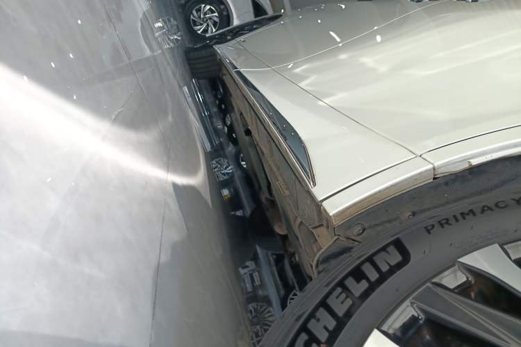 Used Toyota Alphard 2024 Dual-Engine 2.5L Prestige Edition Left Side Sill