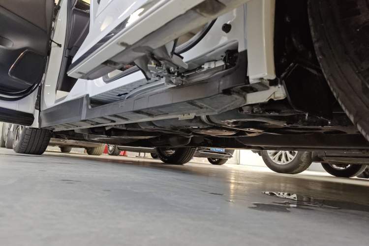 Used Toyota Alphard 2024 Dual-Engine 2.5L Prestige Edition Left Side Sill