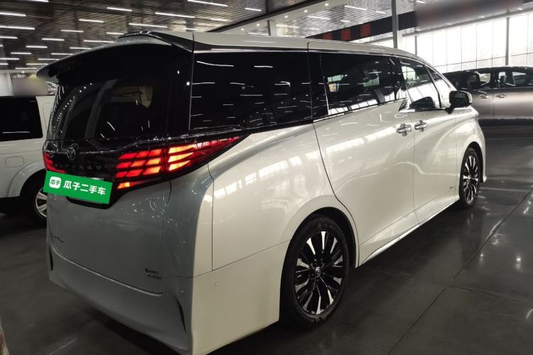Used Toyota Alphard 2024 Dual-Engine 2.5L Deluxe Edition Rear Right 45 Deg