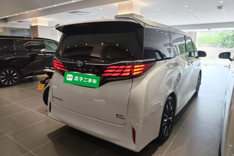 Used Toyota Alphard 2024 Dual-Engine 2.5L Deluxe Edition Rear Right 45 Deg
