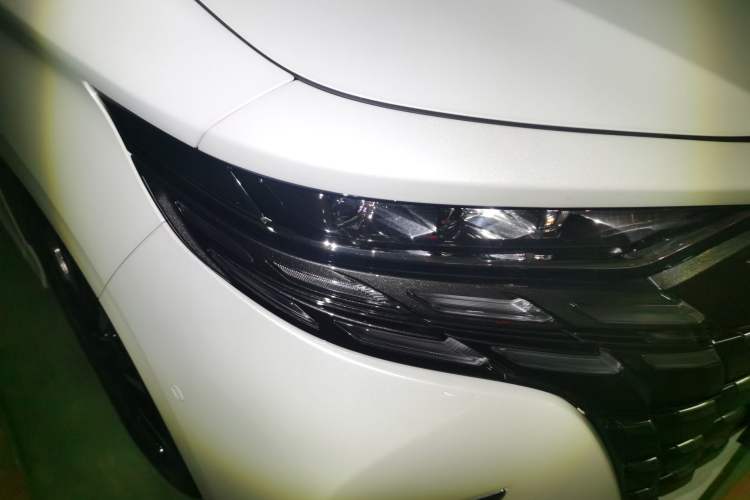Used Toyota Alphard 2024 Dual-Engine 2.5L Prestige Edition Right Front Headlight