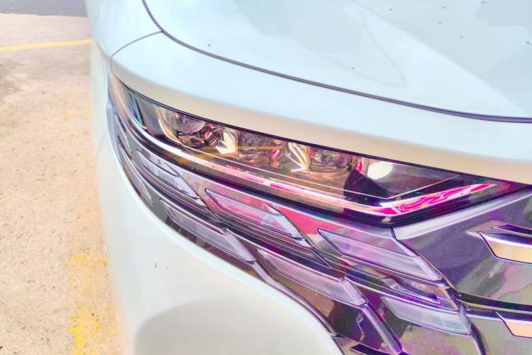 Used Toyota Alphard 2024 Dual-Engine 2.5L Prestige Edition Right Front Headlight
