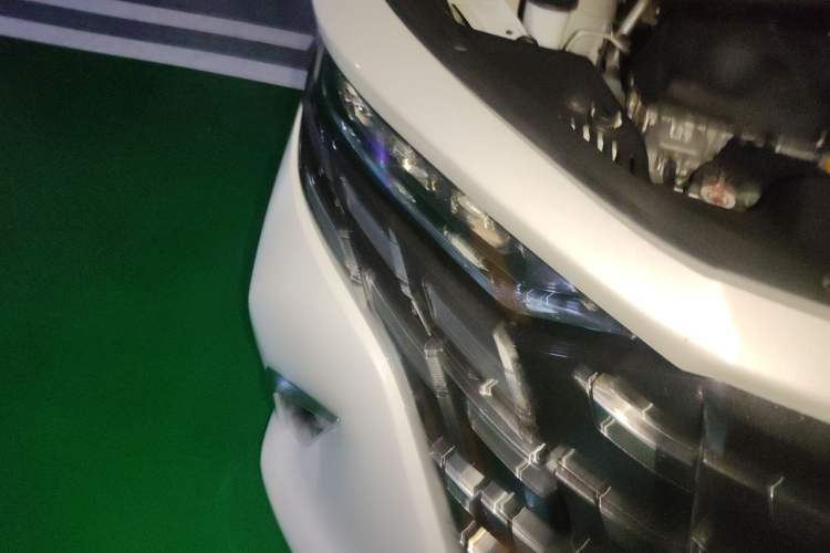 Used Toyota Alphard 2024 Dual-Engine 2.5L Prestige Edition Right Front Headlight