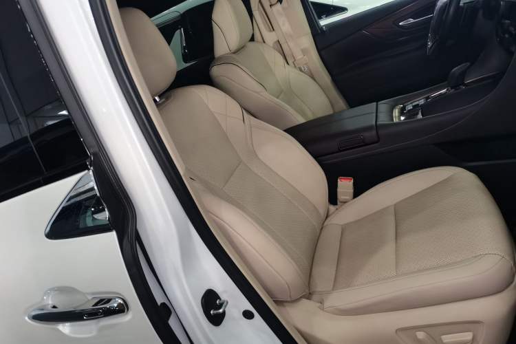 Used Toyota Alphard 2024 Dual-Engine 2.5L Deluxe Edition Right Front Seat