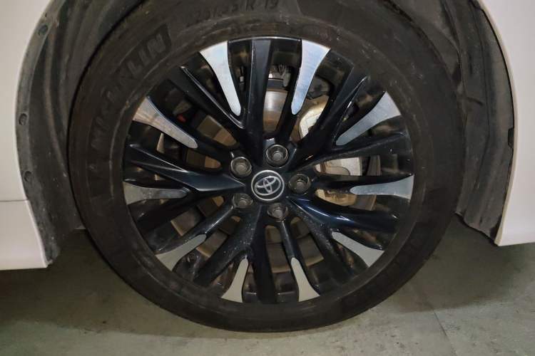 Used Toyota Alphard 2024 Dual-Engine 2.5L Prestige Edition Right Front Wheel Hub