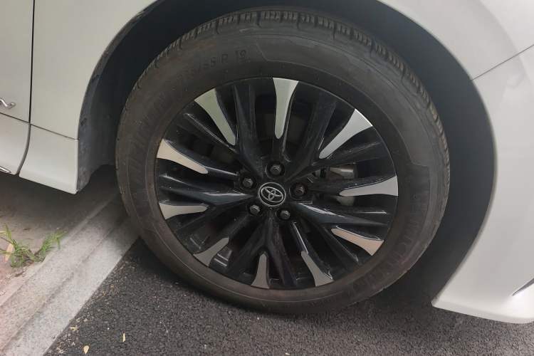 Used Toyota Alphard 2024 Dual-Engine 2.5L Prestige Edition Right Front Wheel Hub