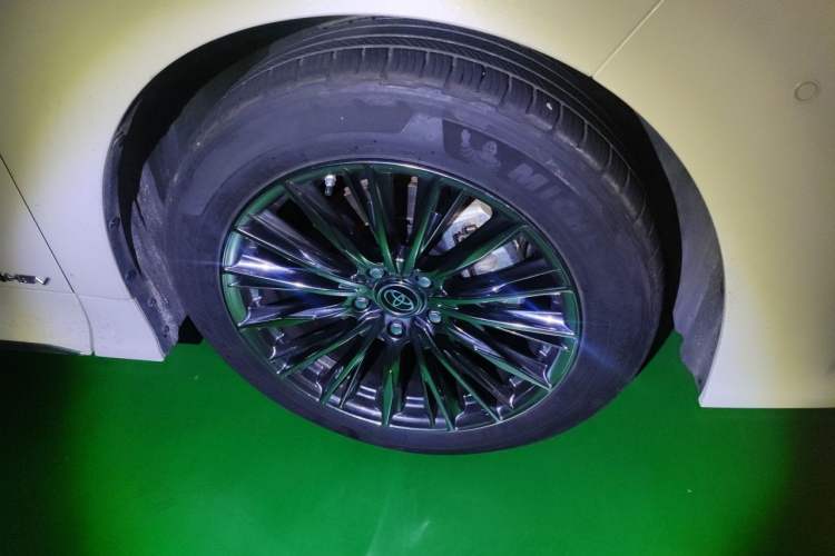 Used Toyota Alphard 2024 Dual-Engine 2.5L Prestige Edition Right Front Wheel Hub