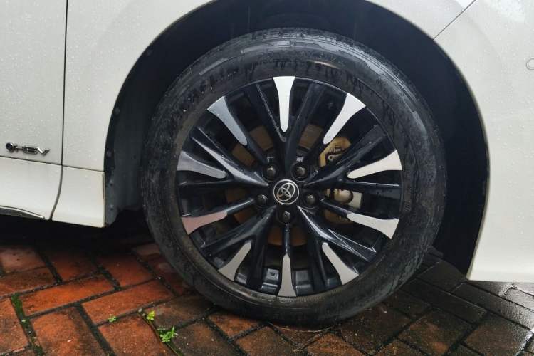 Used Toyota Alphard 2024 Dual-Engine 2.5L Prestige Edition Right Front Wheel Hub