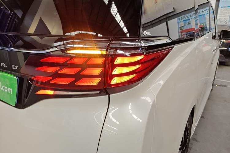 Used Toyota Alphard 2024 Dual-Engine 2.5L Prestige Edition Right Rear Taillight