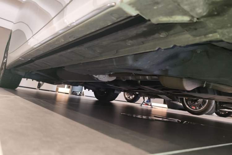 Used Toyota Alphard 2024 Dual-Engine 2.5L Deluxe Edition Right Side Sill