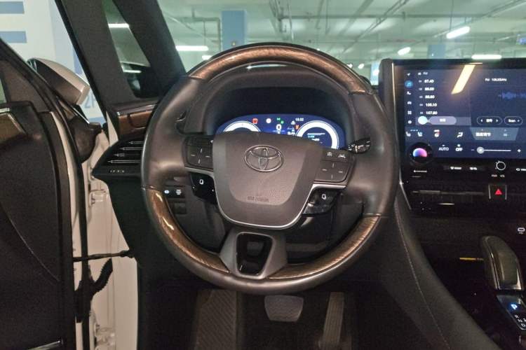 Used Toyota Alphard 2024 Dual-Engine 2.5L Prestige Edition Steering Wheel