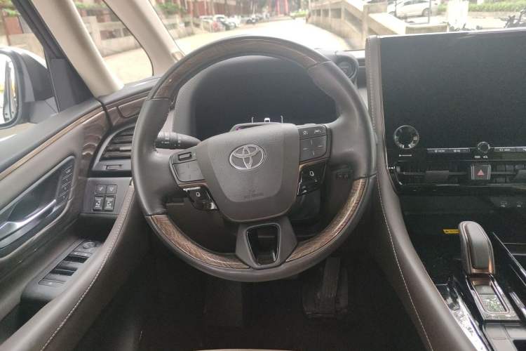Used Toyota Alphard 2024 Dual-Engine 2.5L Prestige Edition Steering Wheel