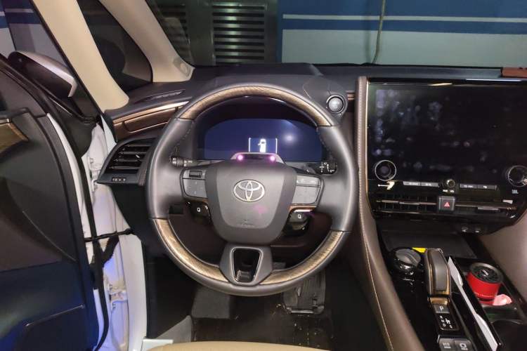 Used Toyota Alphard 2024 Dual-Engine 2.5L Prestige Edition Steering Wheel