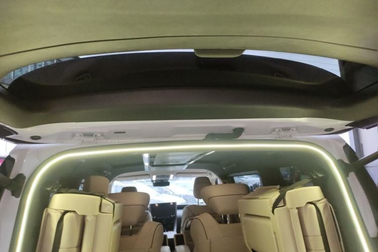 Used Toyota Alphard 2024 Dual-Engine 2.5L Deluxe Edition Trunk