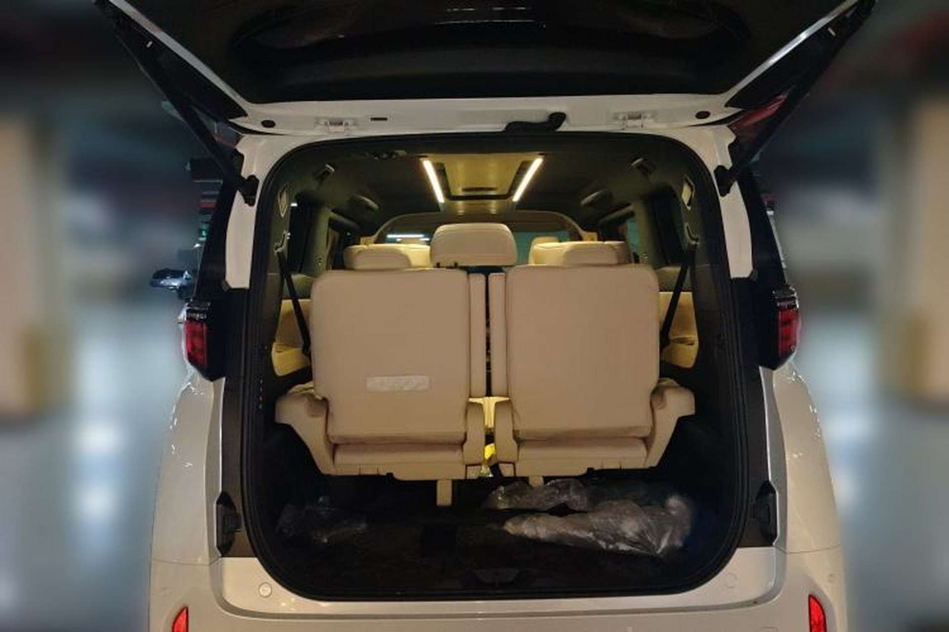 Used Toyota Alphard 2024 Dual-Engine 2.5L Prestige Edition Trunk