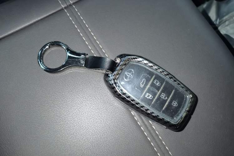Used Toyota Alphard 2024 Dual-Engine 2.5L Deluxe Edition Vehicle Key