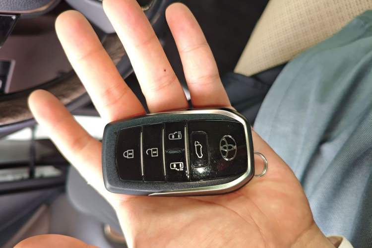 Used Toyota Alphard 2024 Dual-Engine 2.5L Prestige Edition Vehicle Key