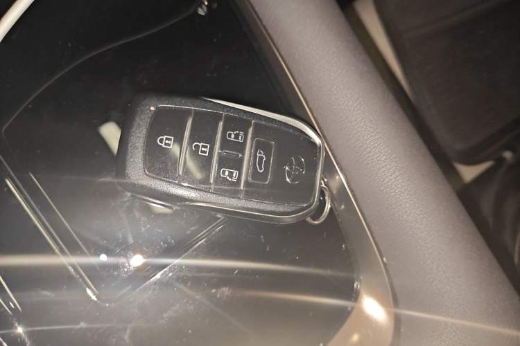 Used Toyota Alphard 2024 Dual-Engine 2.5L Prestige Edition Vehicle Key