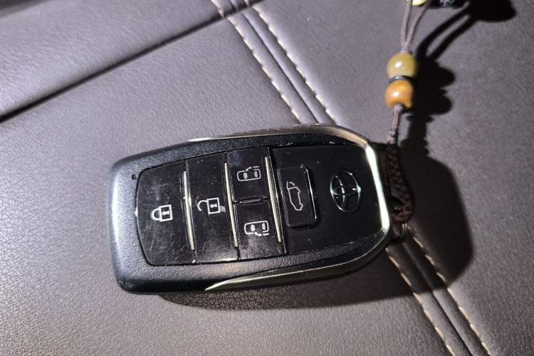 Used Toyota Alphard 2024 Dual-Engine 2.5L Deluxe Edition Vehicle Key