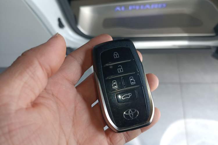 Used Toyota Alphard 2024 Dual-Engine 2.5L Prestige Edition Vehicle Key