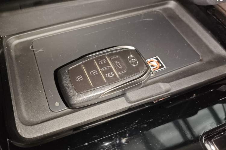 Used Toyota Alphard 2024 Dual-Engine 2.5L Prestige Edition Vehicle Key