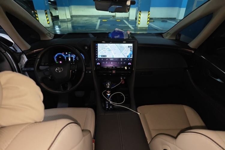 Used Toyota Alphard 2025 Dual-Motor 2.5L Premium Golden Edition Center Console