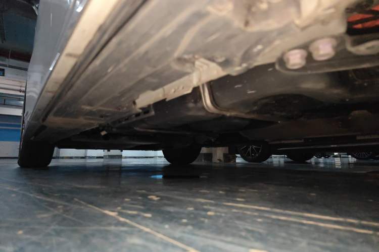 Used Toyota Alphard 2025 Dual-Motor 2.5L Premium Golden Edition Chassis Rear Left