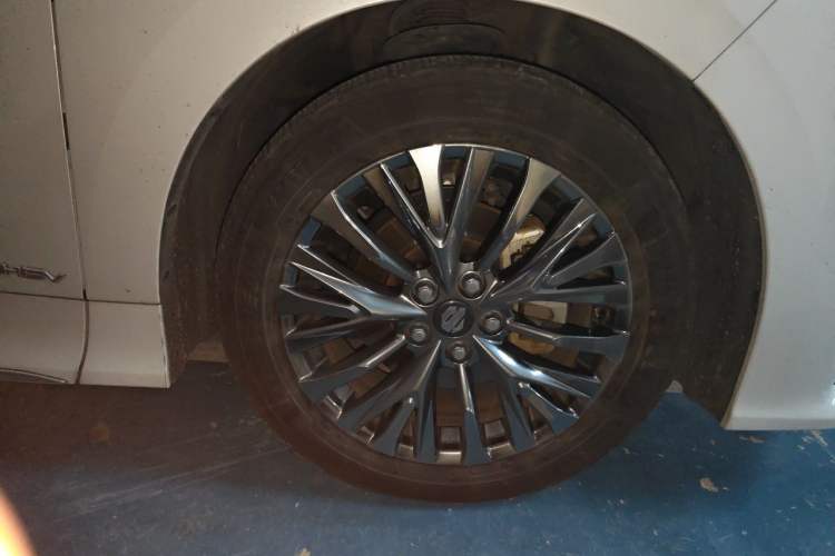 Used Toyota Alphard 2025 Dual-Motor 2.5L Premium Golden Edition Right Front Wheel Hub