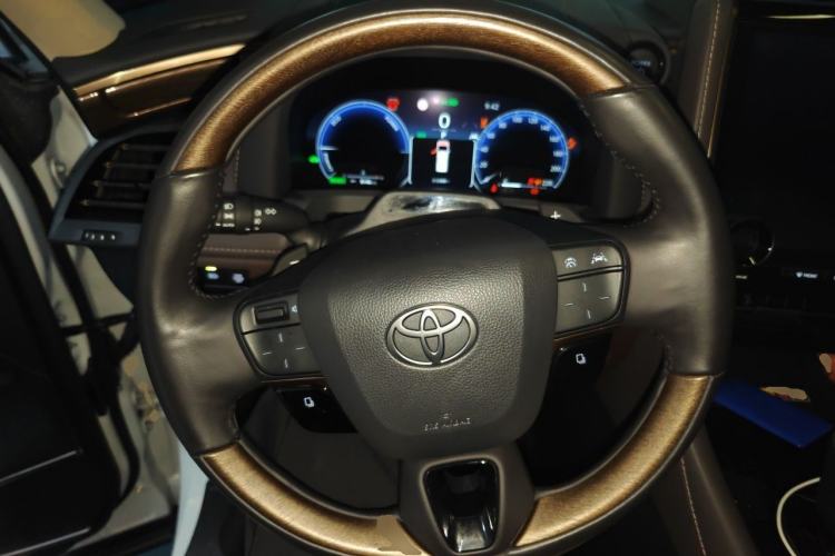 Used Toyota Alphard 2025 Dual-Motor 2.5L Premium Golden Edition Steering Wheel