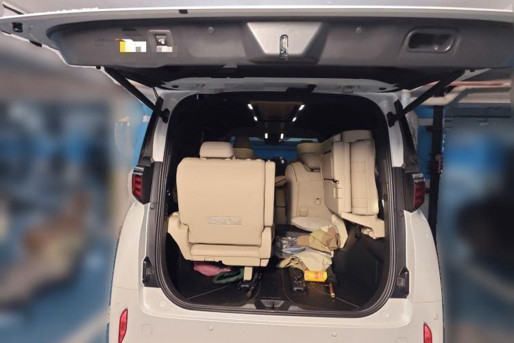 Used Toyota Alphard 2025 Dual-Motor 2.5L Premium Golden Edition Trunk