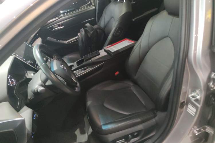 Used Toyota Avalon 2019 2.0L XLE Premium Edition China VI Left Front Seat