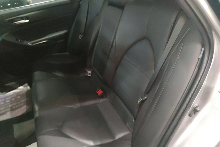Used Toyota Avalon 2019 2.0L XLE Premium Edition China VI Left Rear Seat