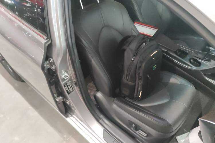 Used Toyota Avalon 2019 2.0L XLE Premium Edition China VI Right Front Seat