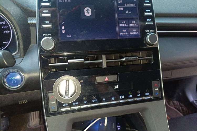 Used Toyota Avalon 2019 Dual-Engine 2.5L Luxury Edition China VI Standard Audio And AC Panel