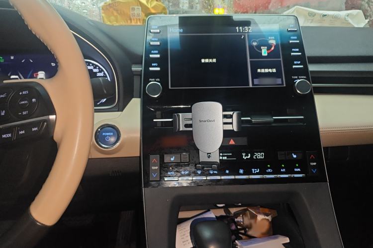 Used Toyota Avalon 2019 Dual-Engine 2.5L XLE Prestige Version China VI Standard Audio And AC Panel