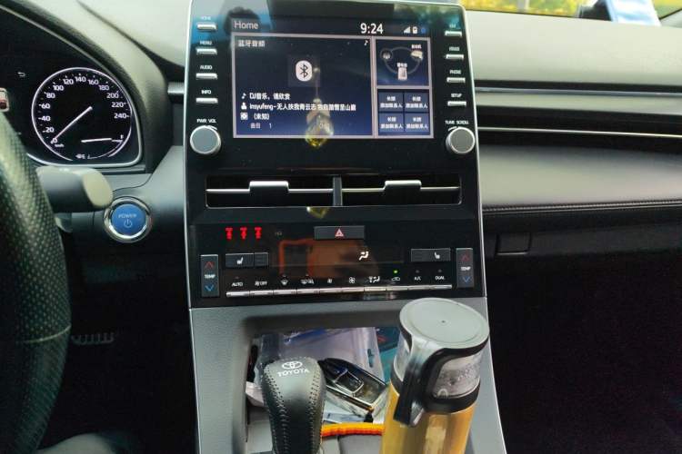 Used Toyota Avalon 2019 Dual-Engine 2.5L XLE Prestige Version China VI Standard Audio And AC Panel