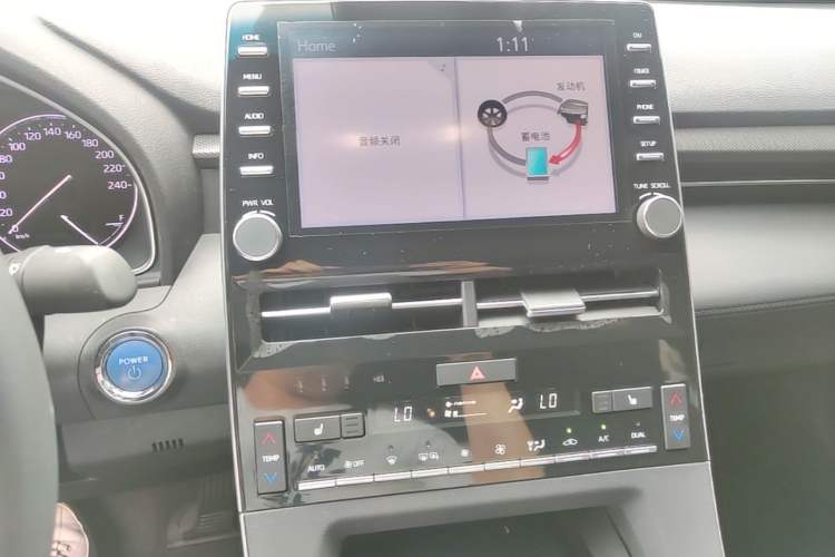 Used Toyota Avalon 2019 Dual-Engine 2.5L XLE Prestige Version China VI Standard Audio And AC Panel