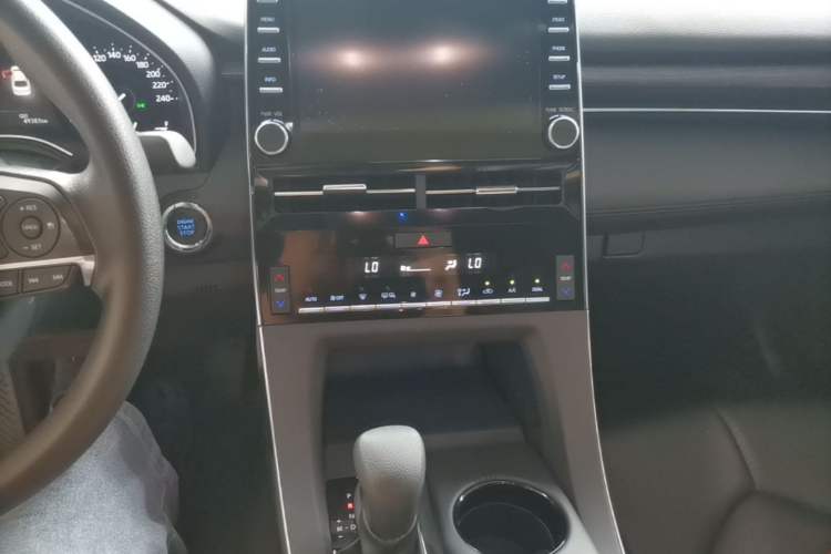 Used Toyota Avalon 2019 2.0L Ambition Edition China VI Audio And AC Panel