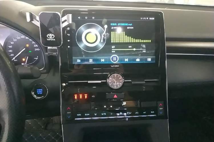 Used Toyota Avalon 2019 2.5L Ambition Version China VI Standard Audio And AC Panel