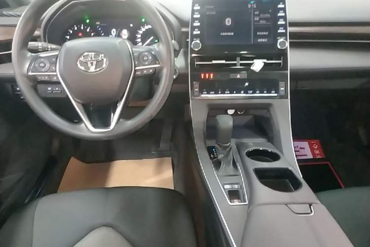 Used Toyota Avalon 2019 2.0L Ambition Edition China VI Audio And AC Panel