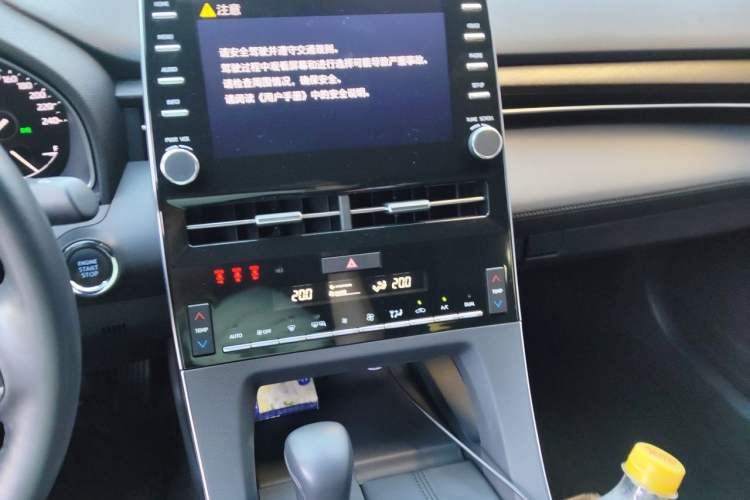 Used Toyota Avalon 2019 2.0L Luxury Edition China VI Standard Audio And AC Panel