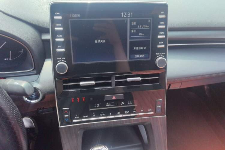 Used Toyota Avalon 2019 2.0L Luxury Edition China VI Standard Audio And AC Panel