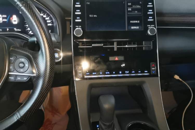 Used Toyota Avalon 2019 2.0L Ambition Edition China VI Audio And AC Panel